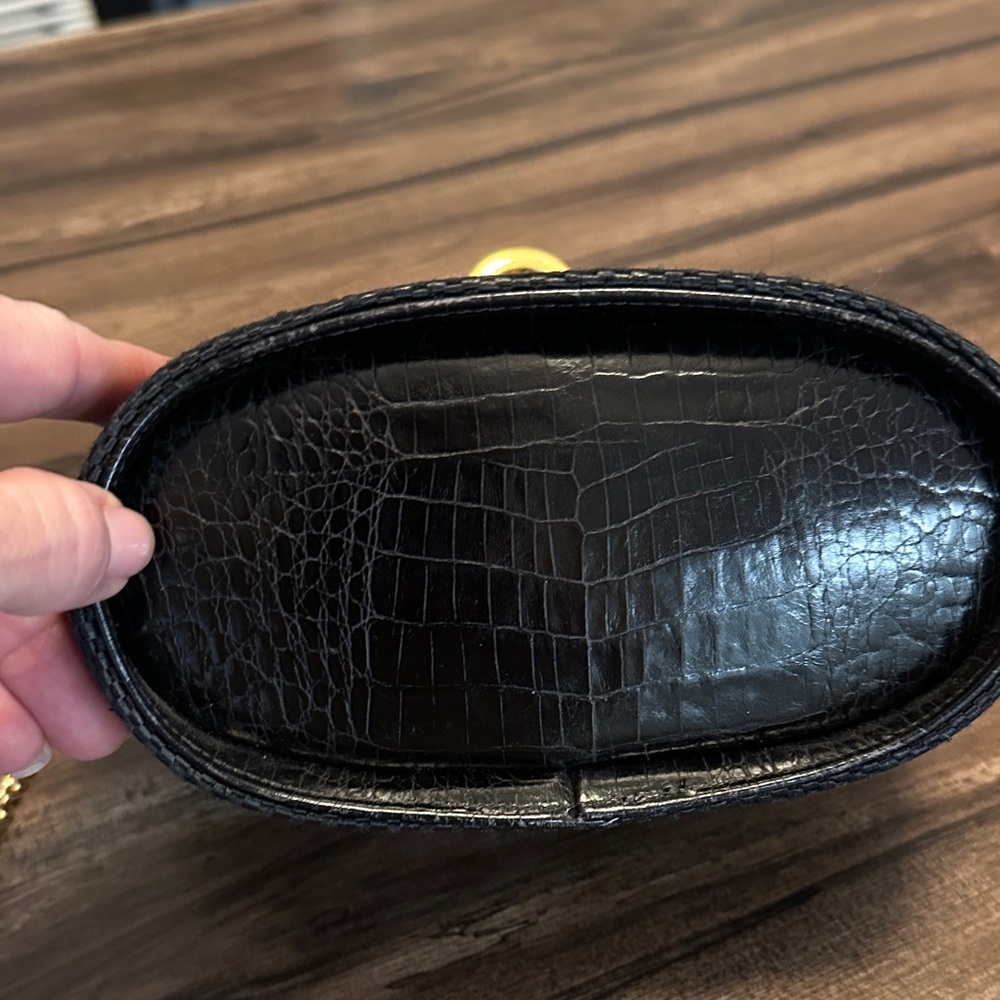 Chic Black and Gold Mini Bag - Picture 3 of 9